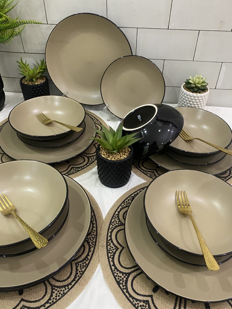 18pcs Mixed brown and black Dinner Set