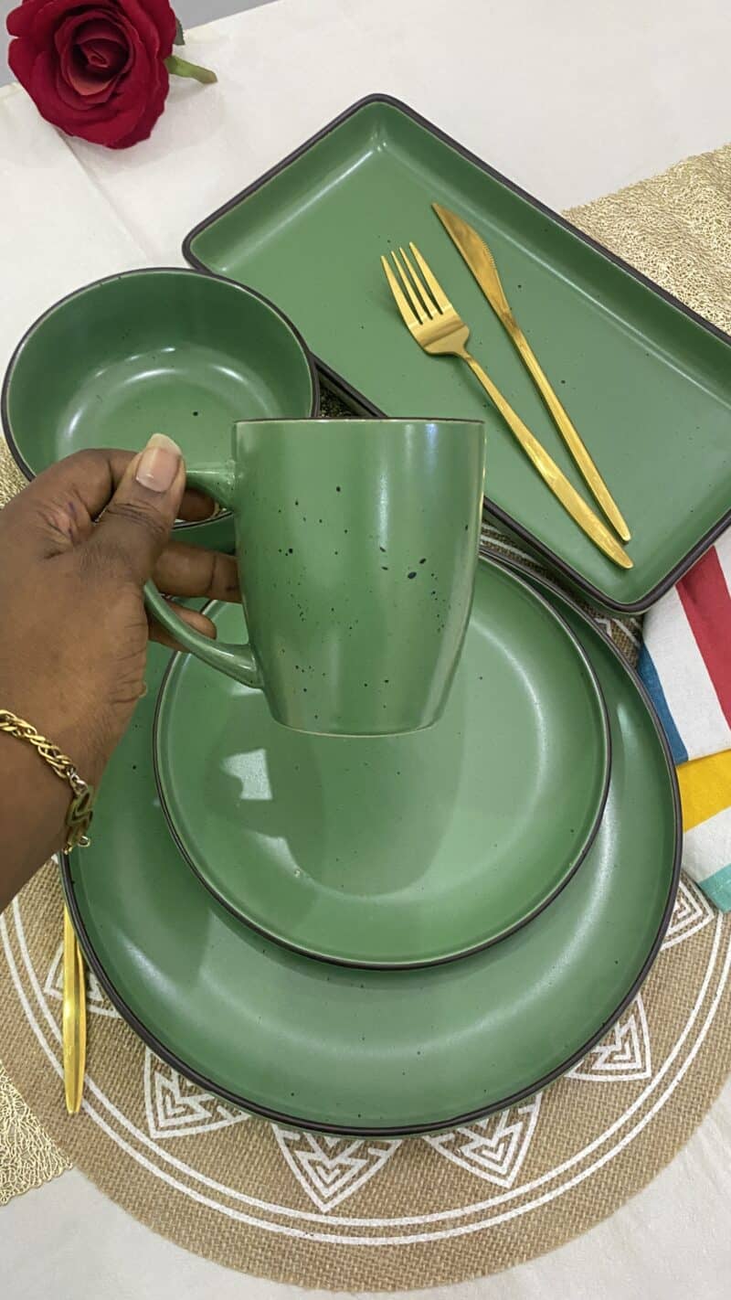 17pcs Green  with tray Dinner Set