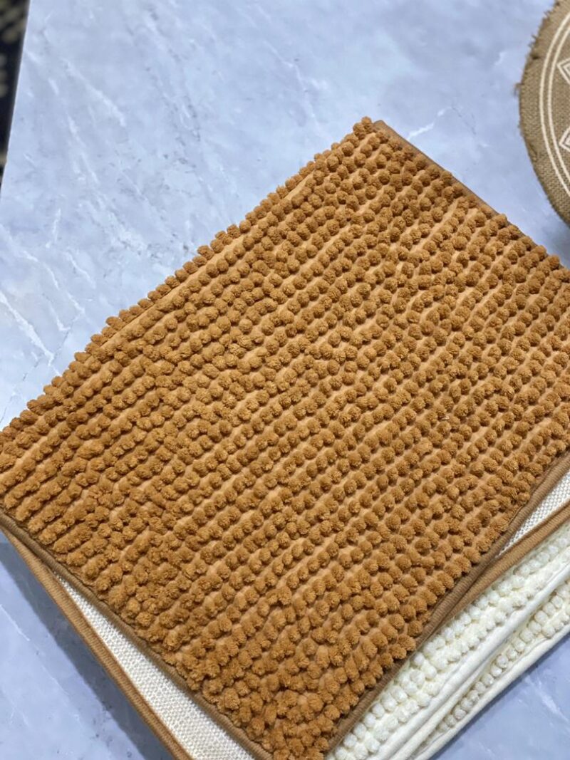 Shaggy bath mat - Light brown