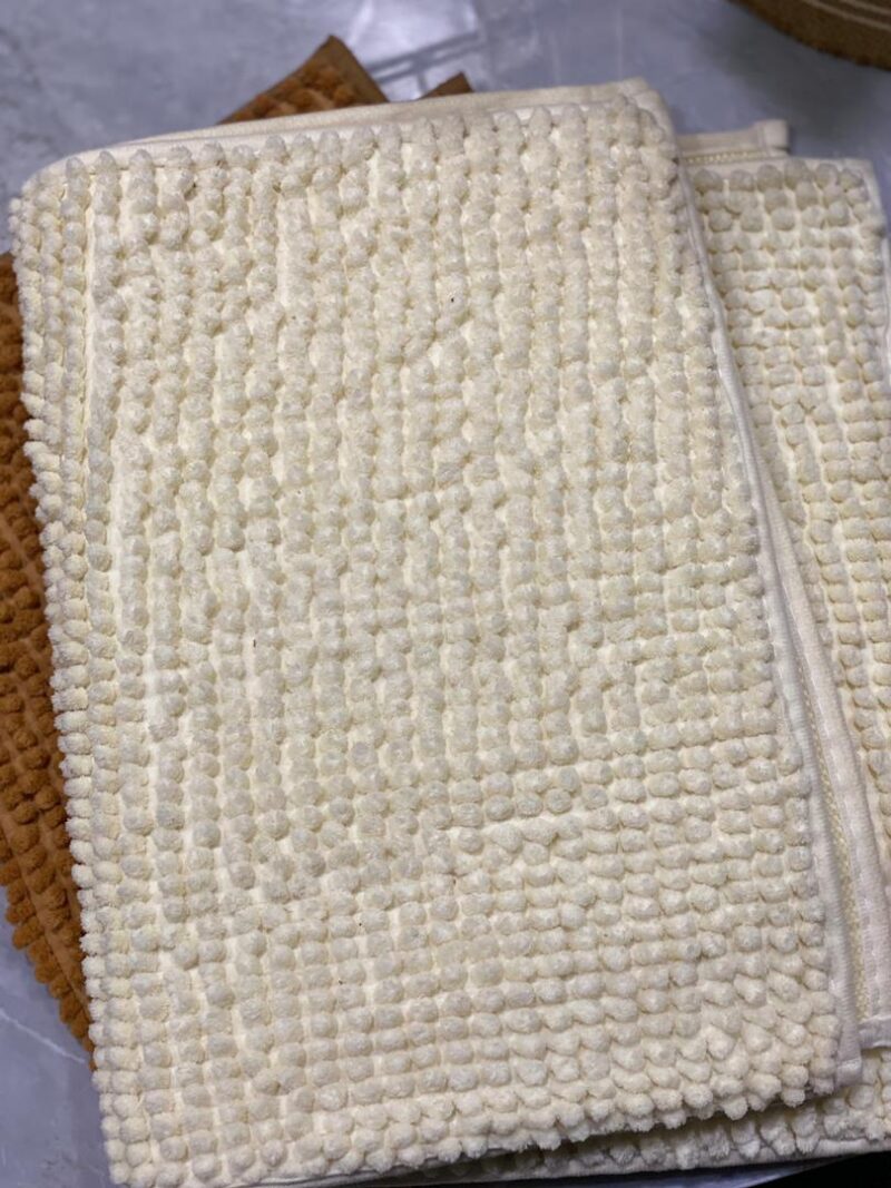 Shaggy bath mat - white