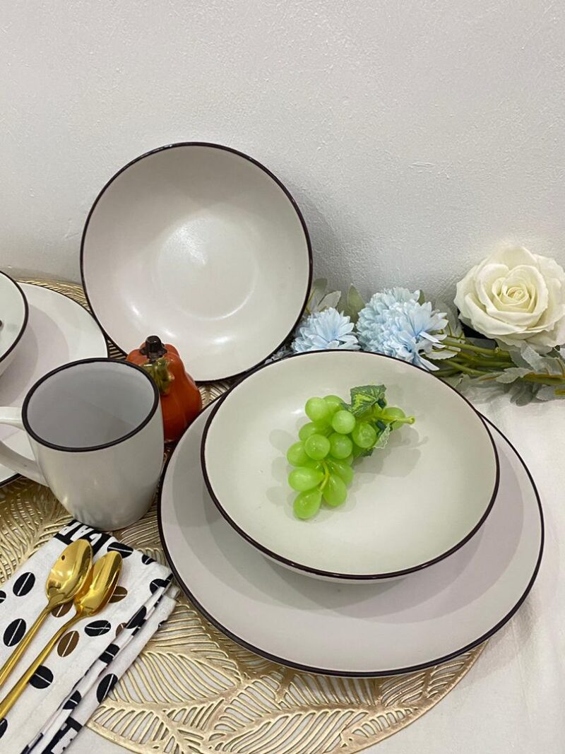 16pcs Wide white with brown trims Dinner Set