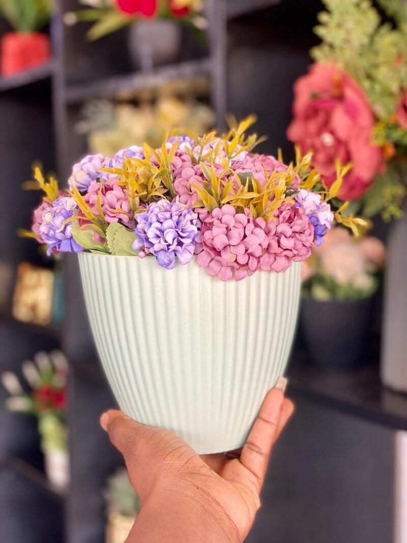 Medium bucket vase with flower - green