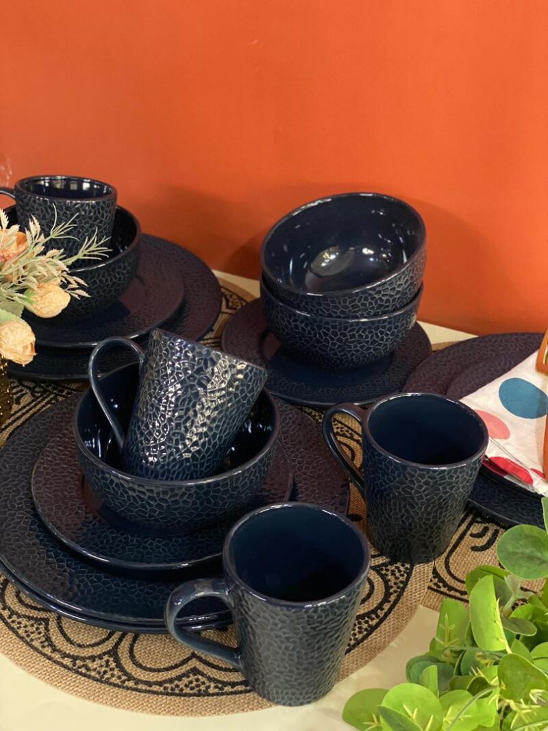 16pcs Patterned deep blue Dinner Set