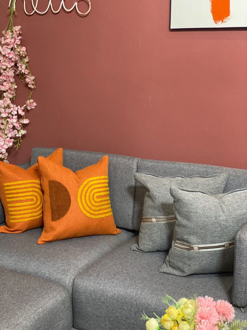 Throw pillow -Grey zip