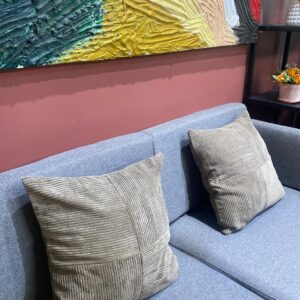 Throw pillow - Line brown