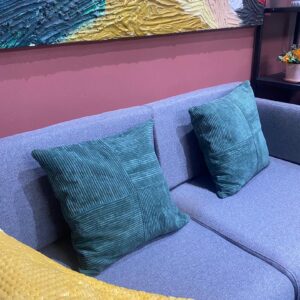 Throw pillow -line green