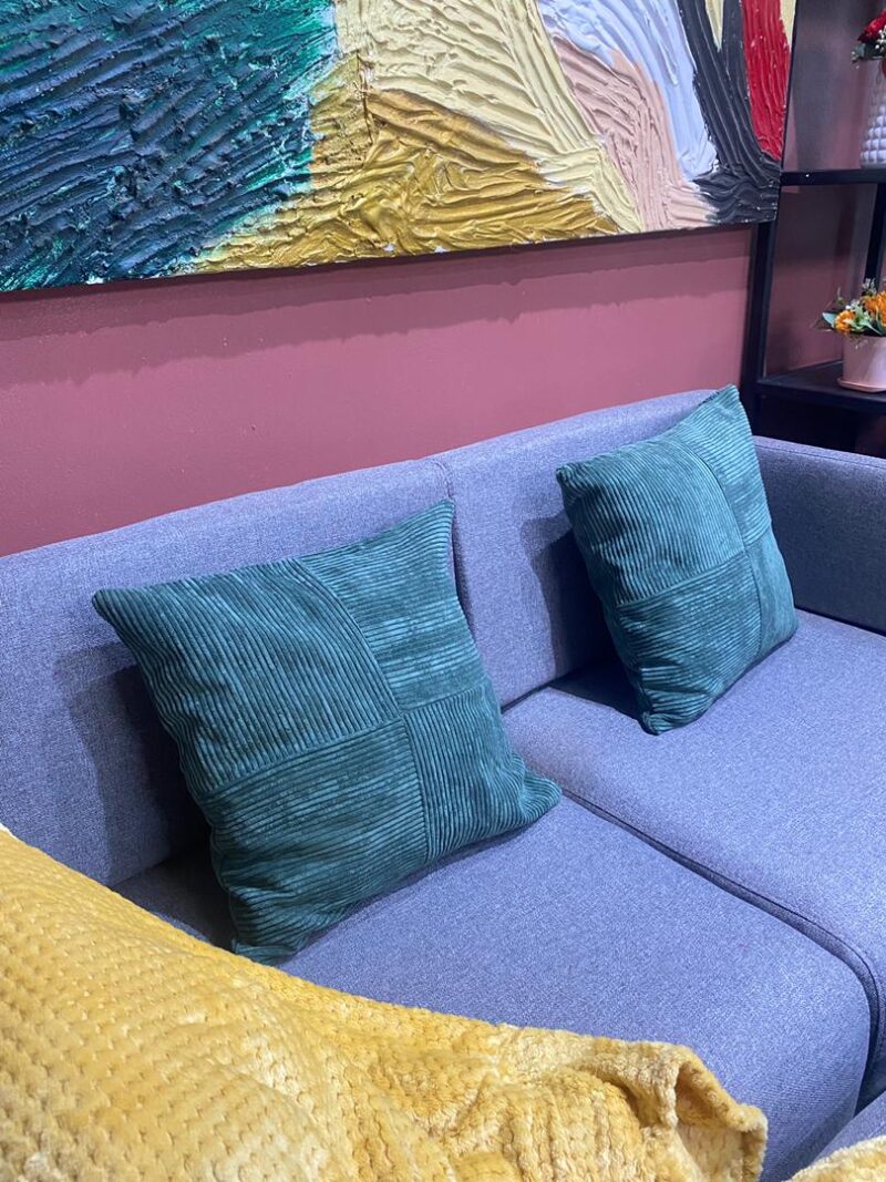 Throw pillow -line green