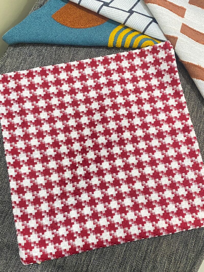 Throw pillow -Red check