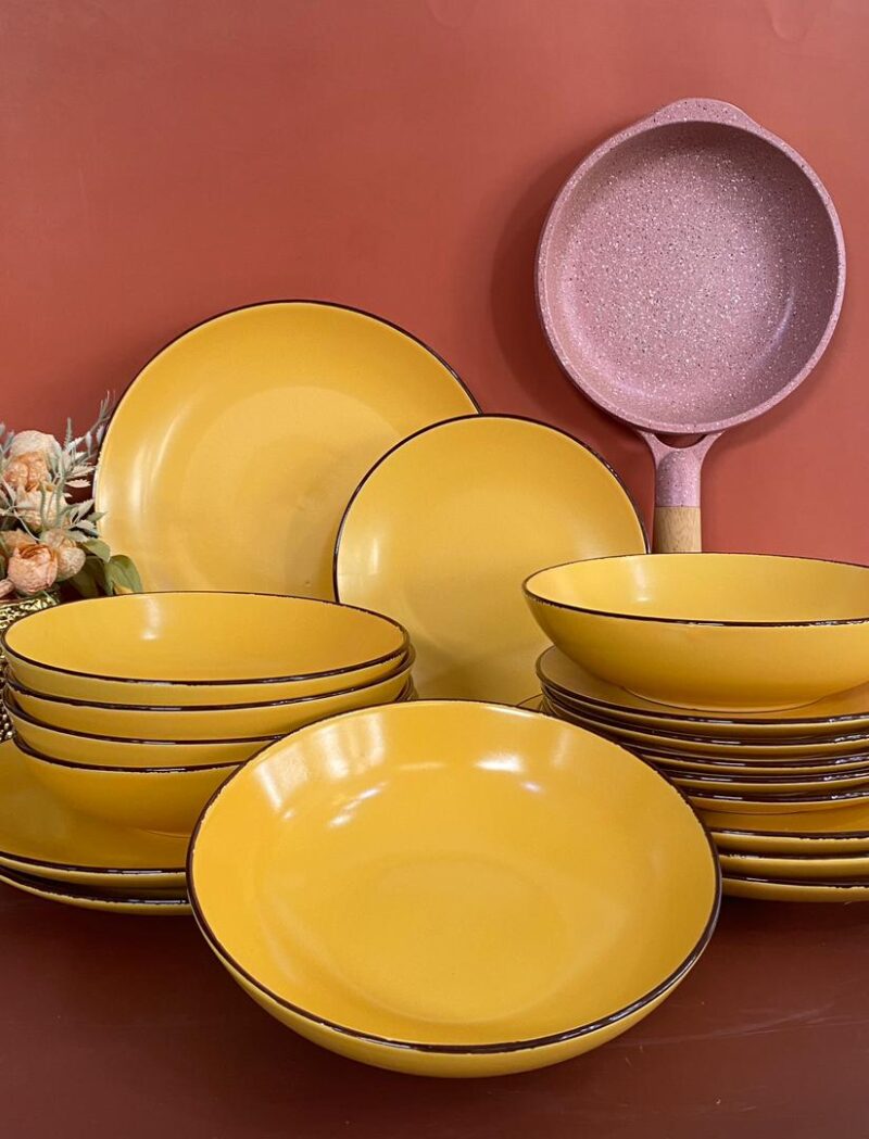 18pcs Mustard with brown trim Dinner Set